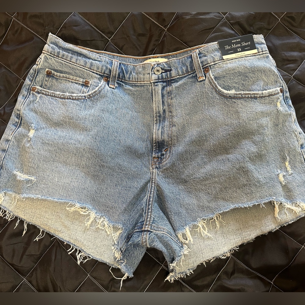 Abercrombie Curve love mom short